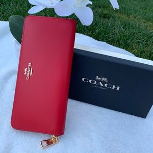 Coach Slim Accordian Zip Wallet with gift box